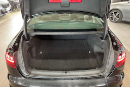 musta Audi A4 2022 kuva 26.