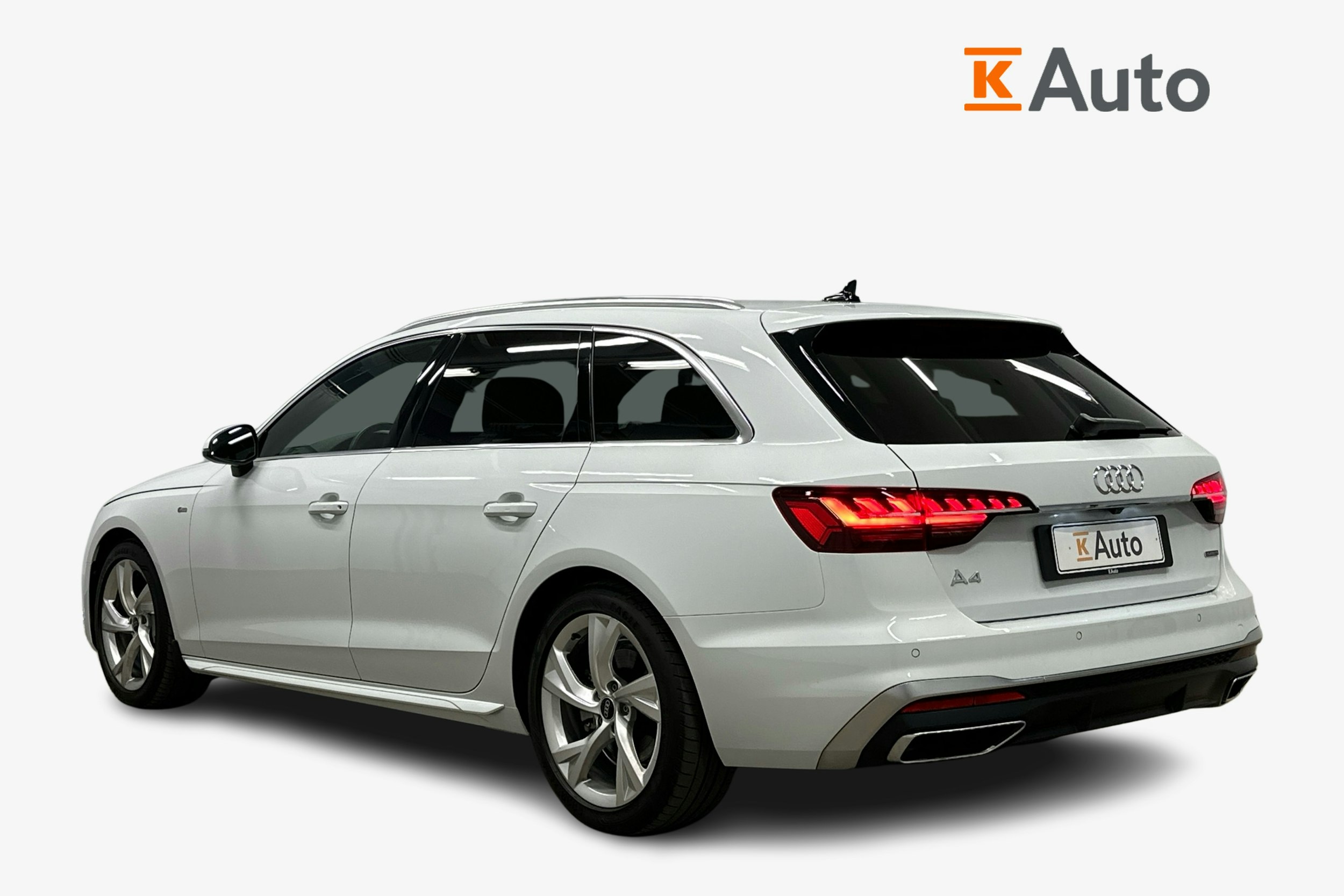 valkoinen Audi A4 2023 kuva 2.