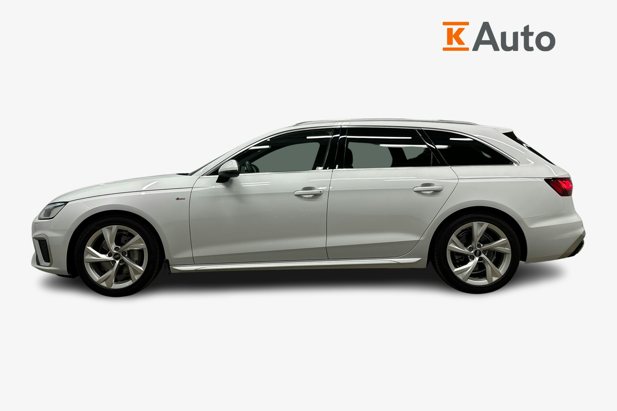 valkoinen Audi A4 2023 kuva 5.