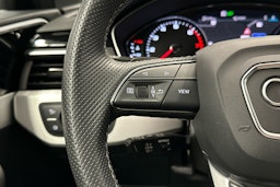 valkoinen Audi A4 2023 kuva 7.