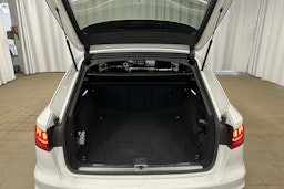 valkoinen Audi A4 2023 kuva 24.