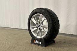 valkoinen Audi A4 2023 kuva 27.