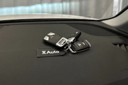 valkoinen Audi A4 2023 kuva 25.