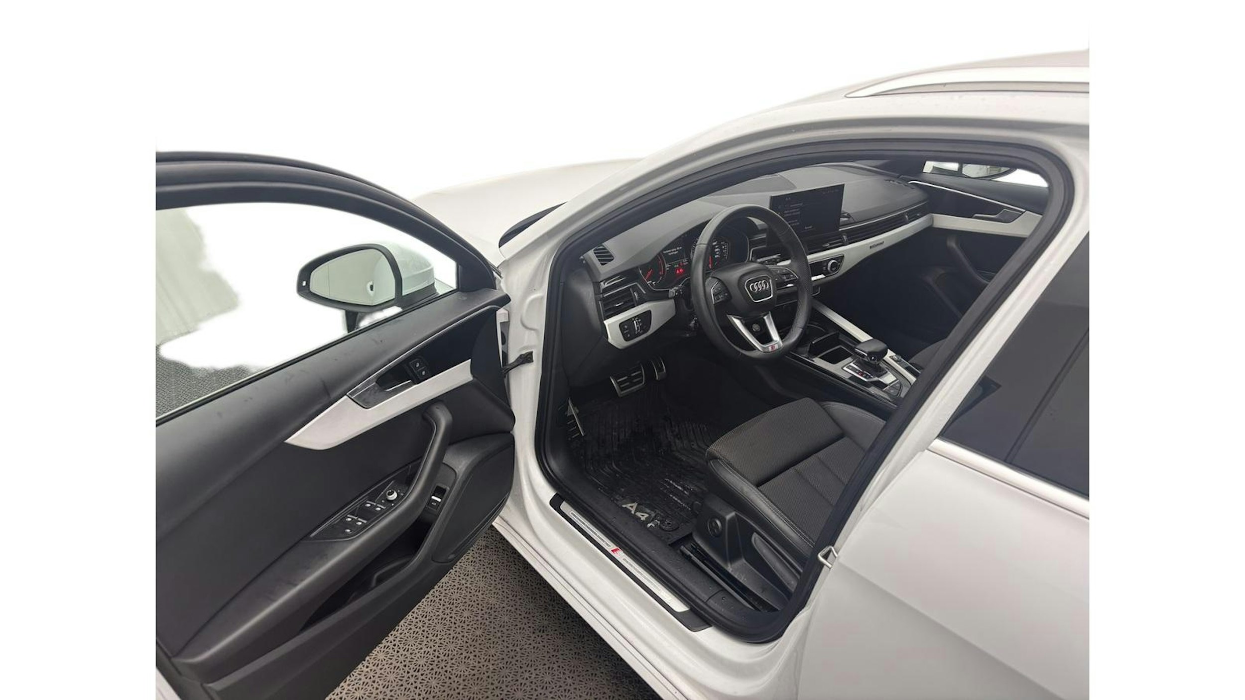 met. valkoinen Audi A4 2023 kuva 5.