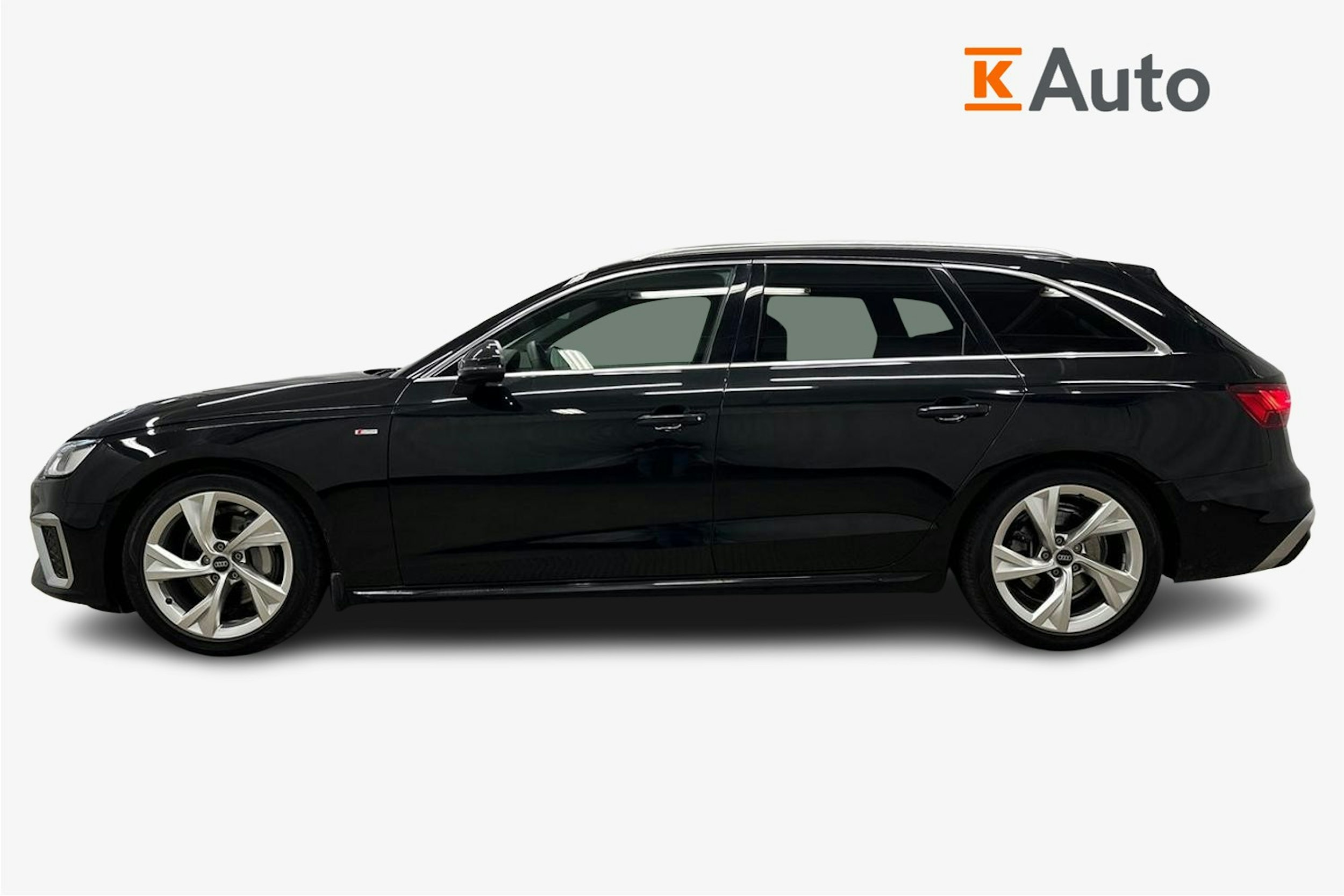 musta Audi A4 2023 kuva 5.