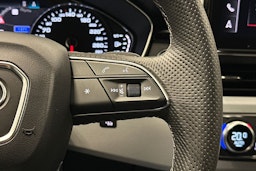 musta Audi A4 2023 kuva 18.
