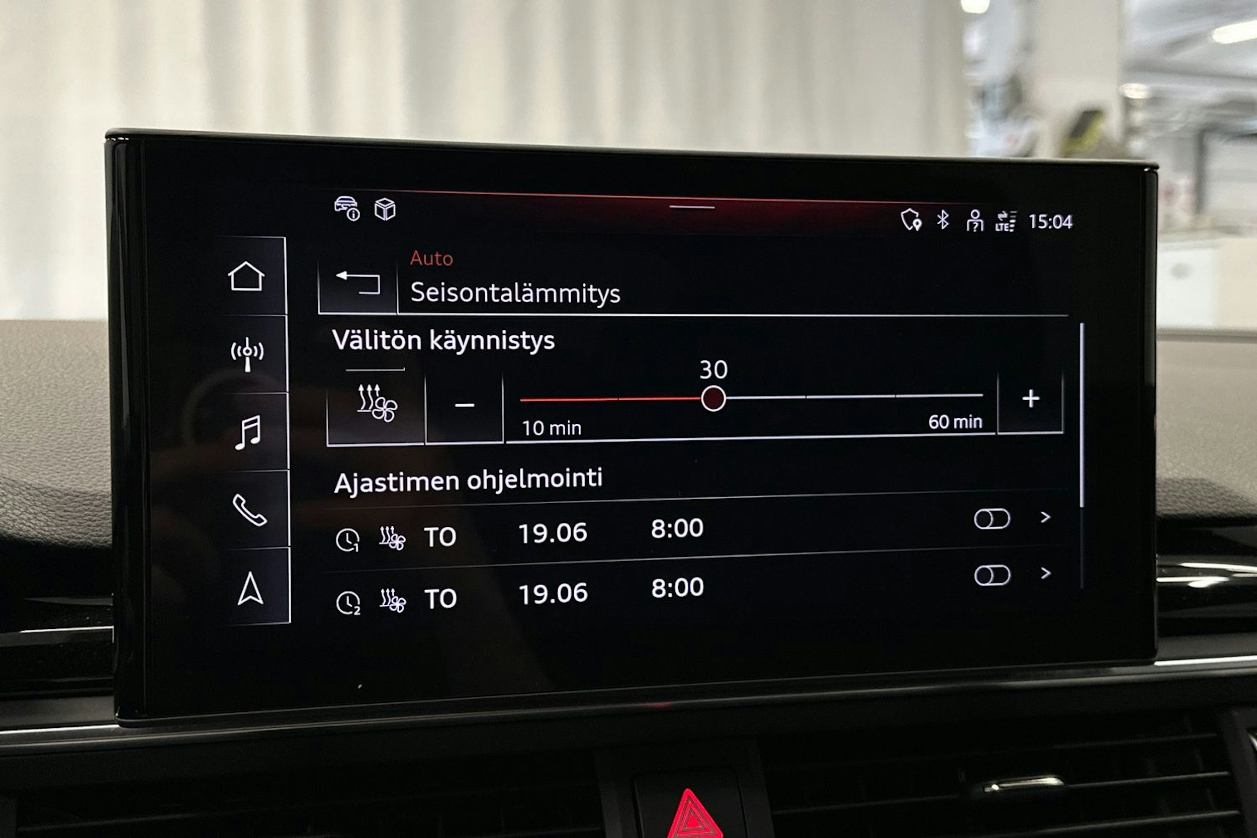 musta Audi A4 2023 kuva 24.