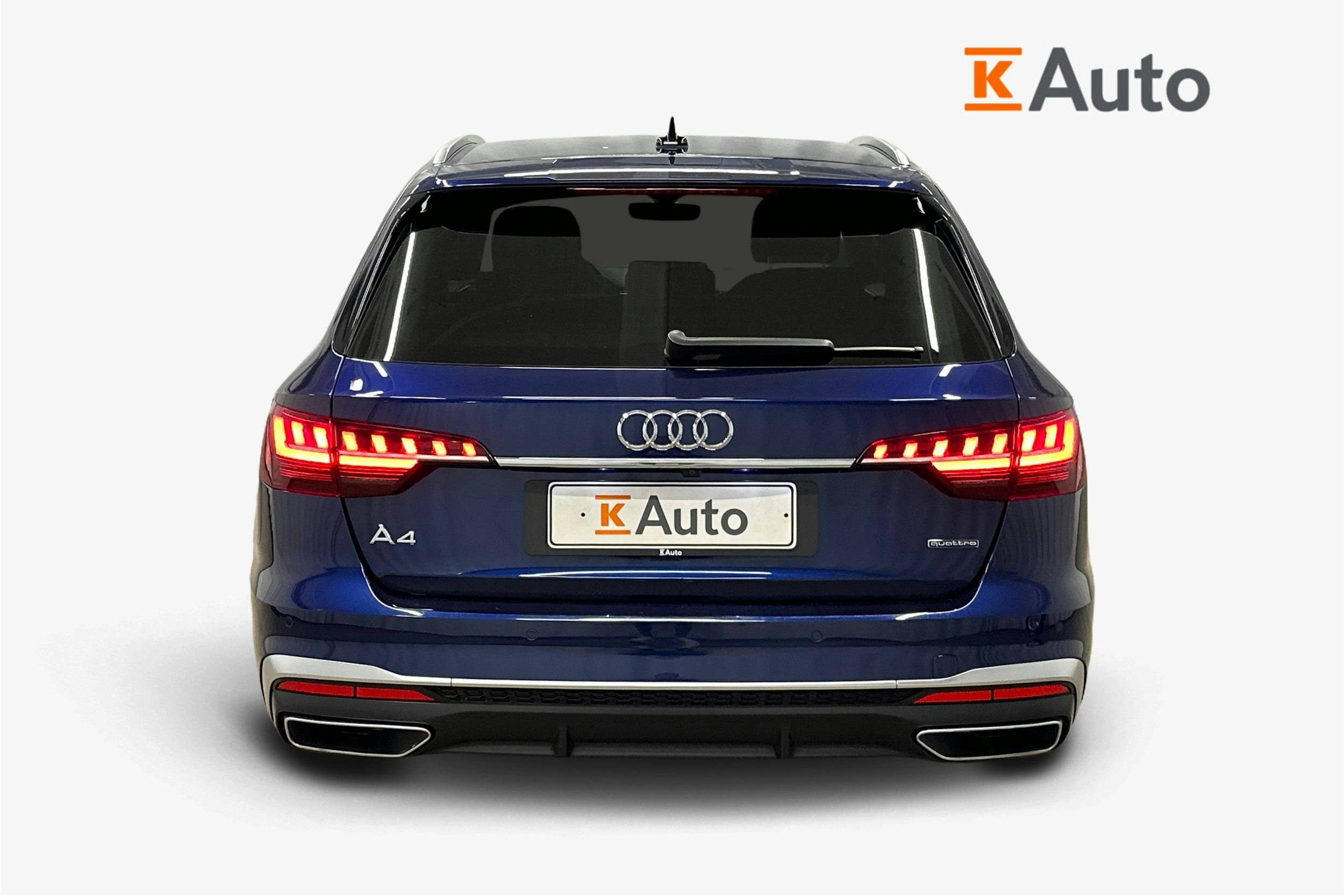 sininen Audi A4 2023 kuva 3.
