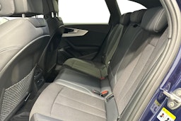 sininen Audi A4 2023 kuva 8.