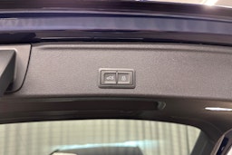 sininen Audi A4 2023 kuva 27.