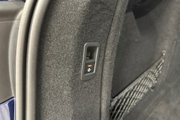 sininen Audi A4 2023 kuva 28.