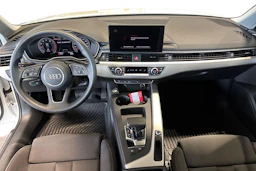 Valkoinen Audi A4 2023 kuva 9.