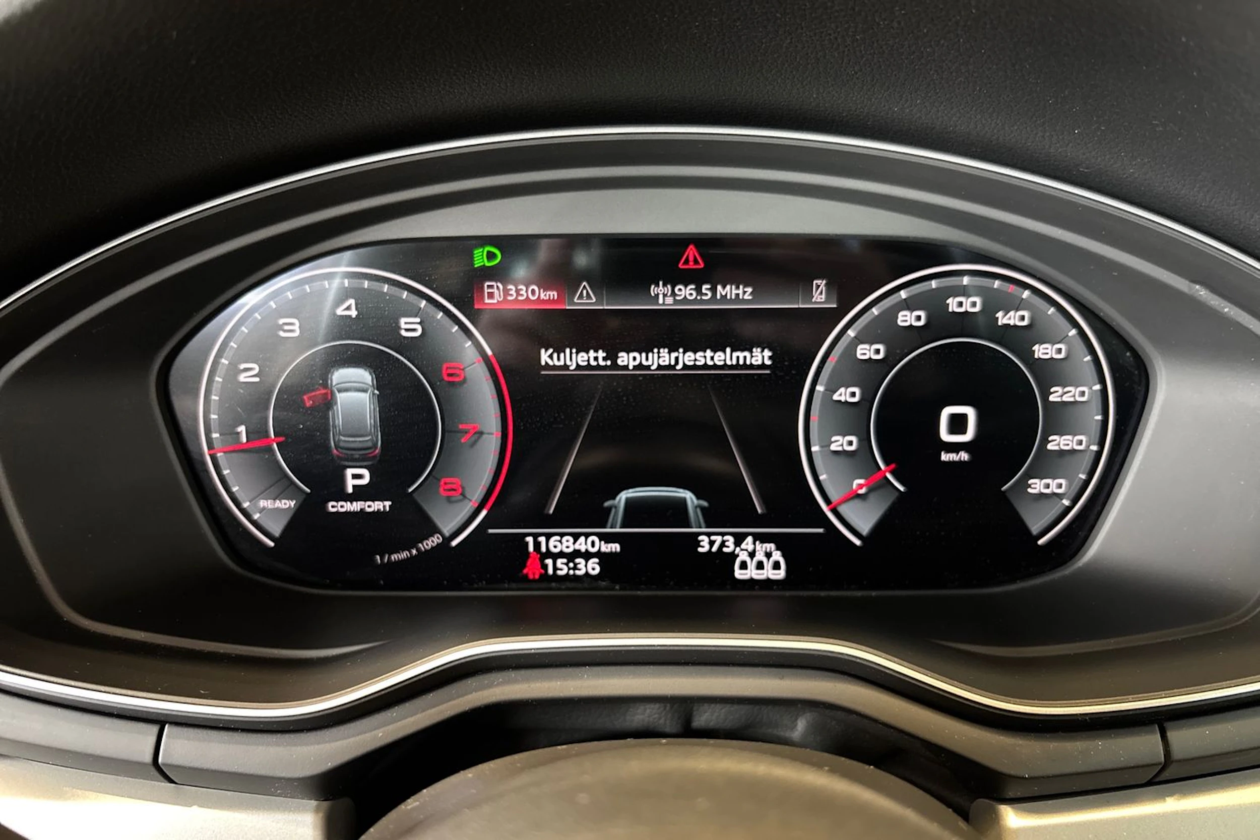 Valkoinen Audi A4 2023 kuva 18.
