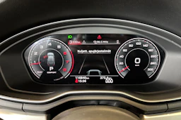 Valkoinen Audi A4 2023 kuva 18.
