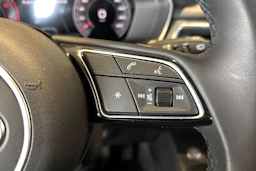 Valkoinen Audi A4 2023 kuva 20.