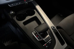 Valkoinen Audi A4 2023 kuva 24.