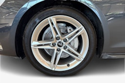 harmaa Audi A4 2023 kuva 9.