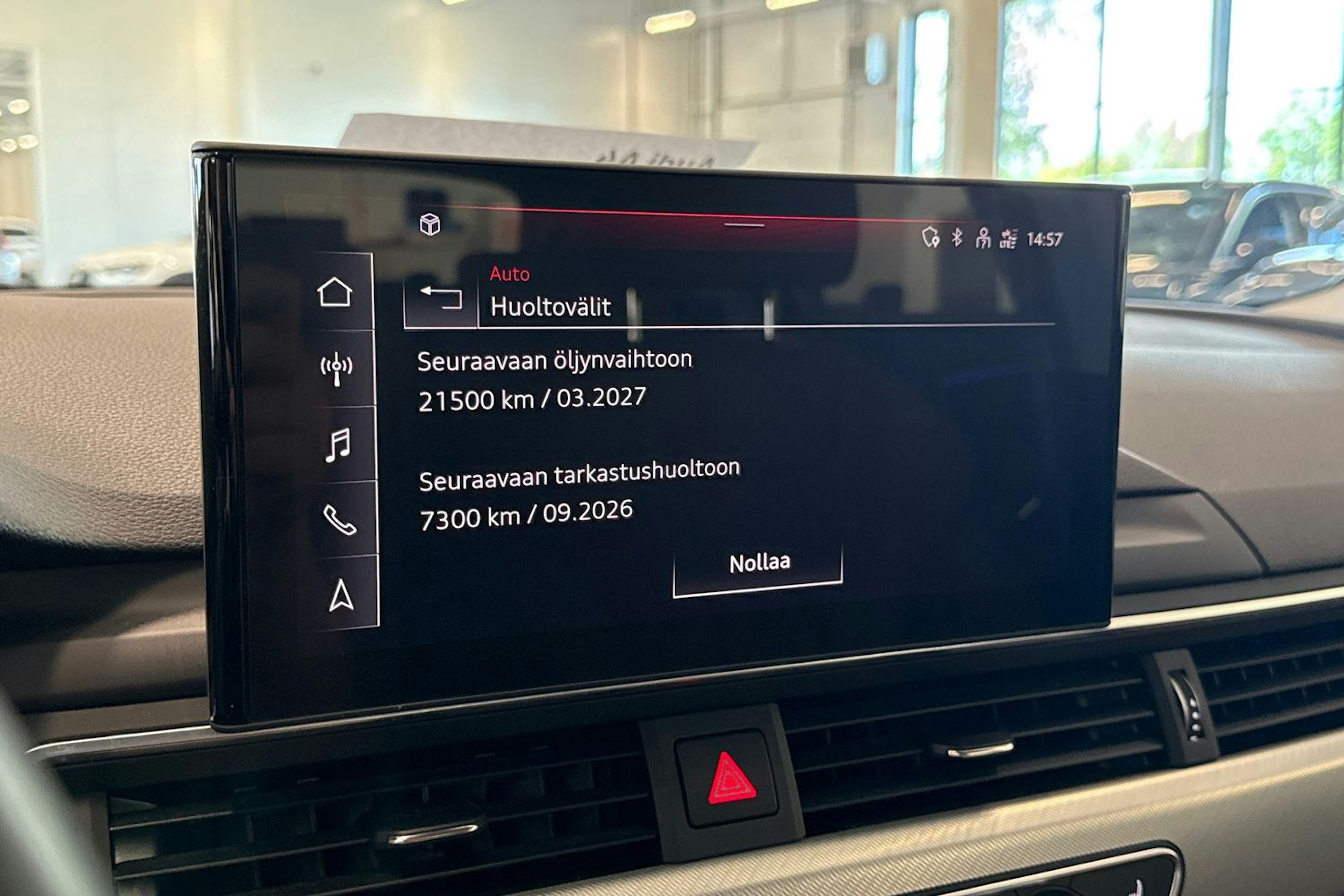 harmaa Audi A4 2023 kuva 21.