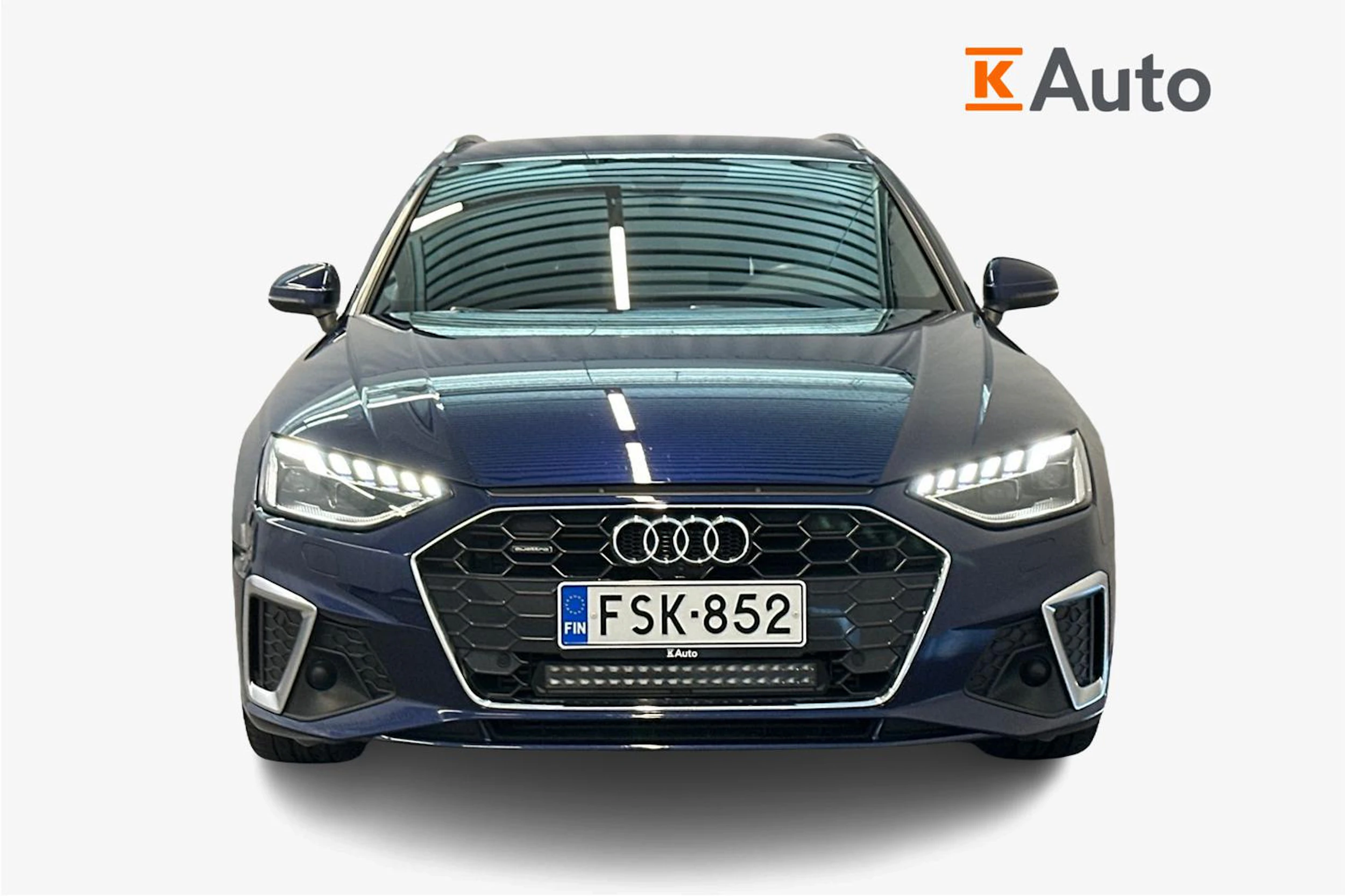 Sininen Audi A4 2023 kuva 4.