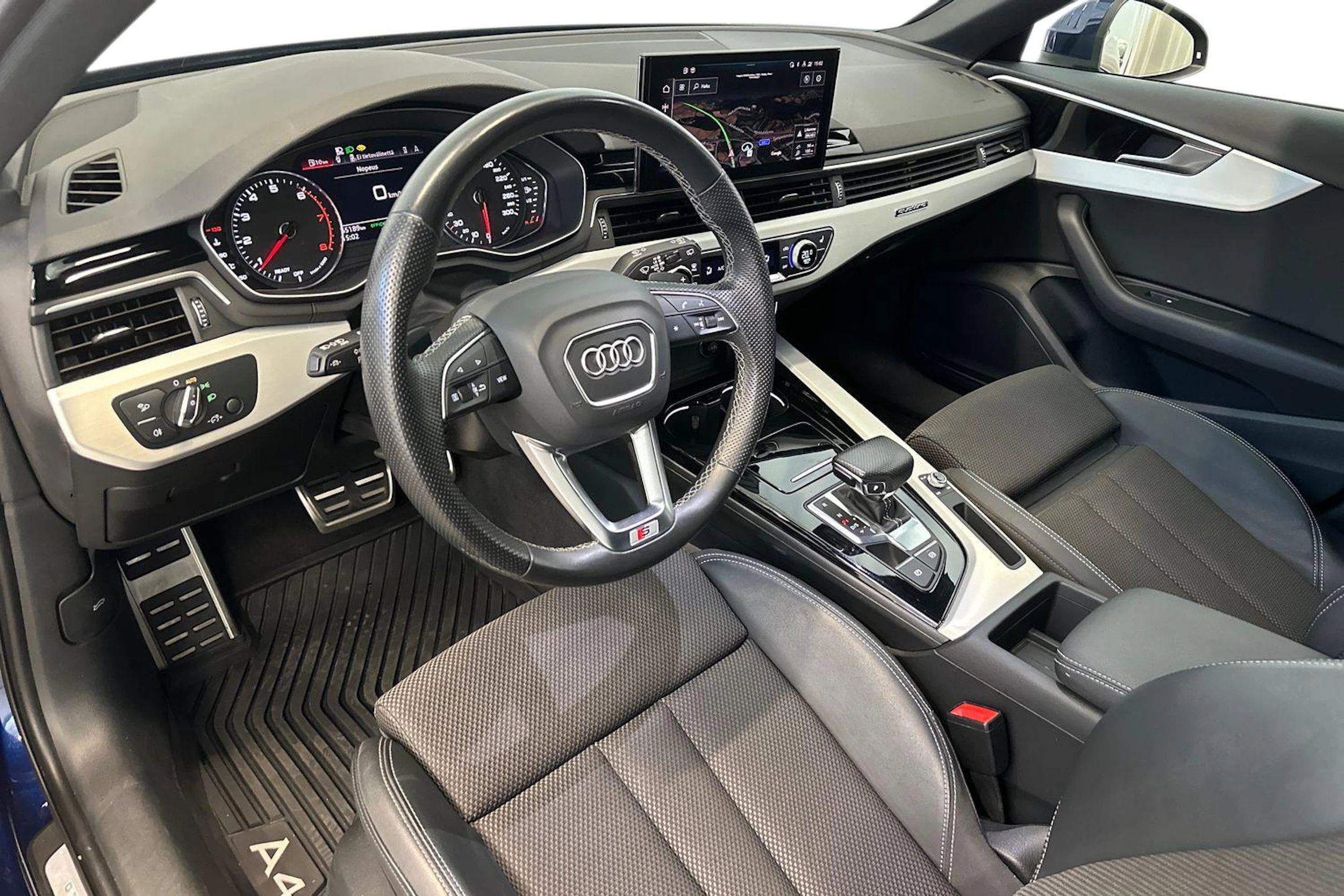 Sininen Audi A4 2023 kuva 6.