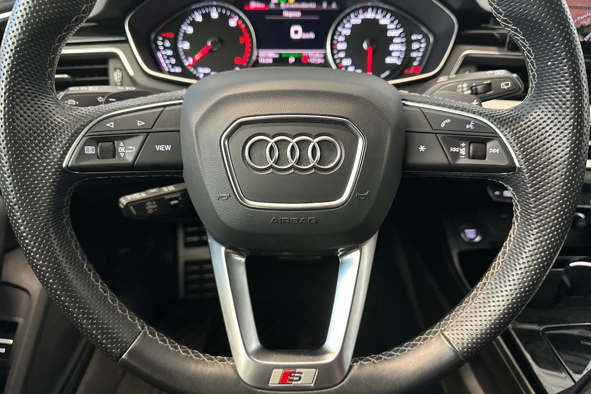 Sininen Audi A4 2023 kuva 15.