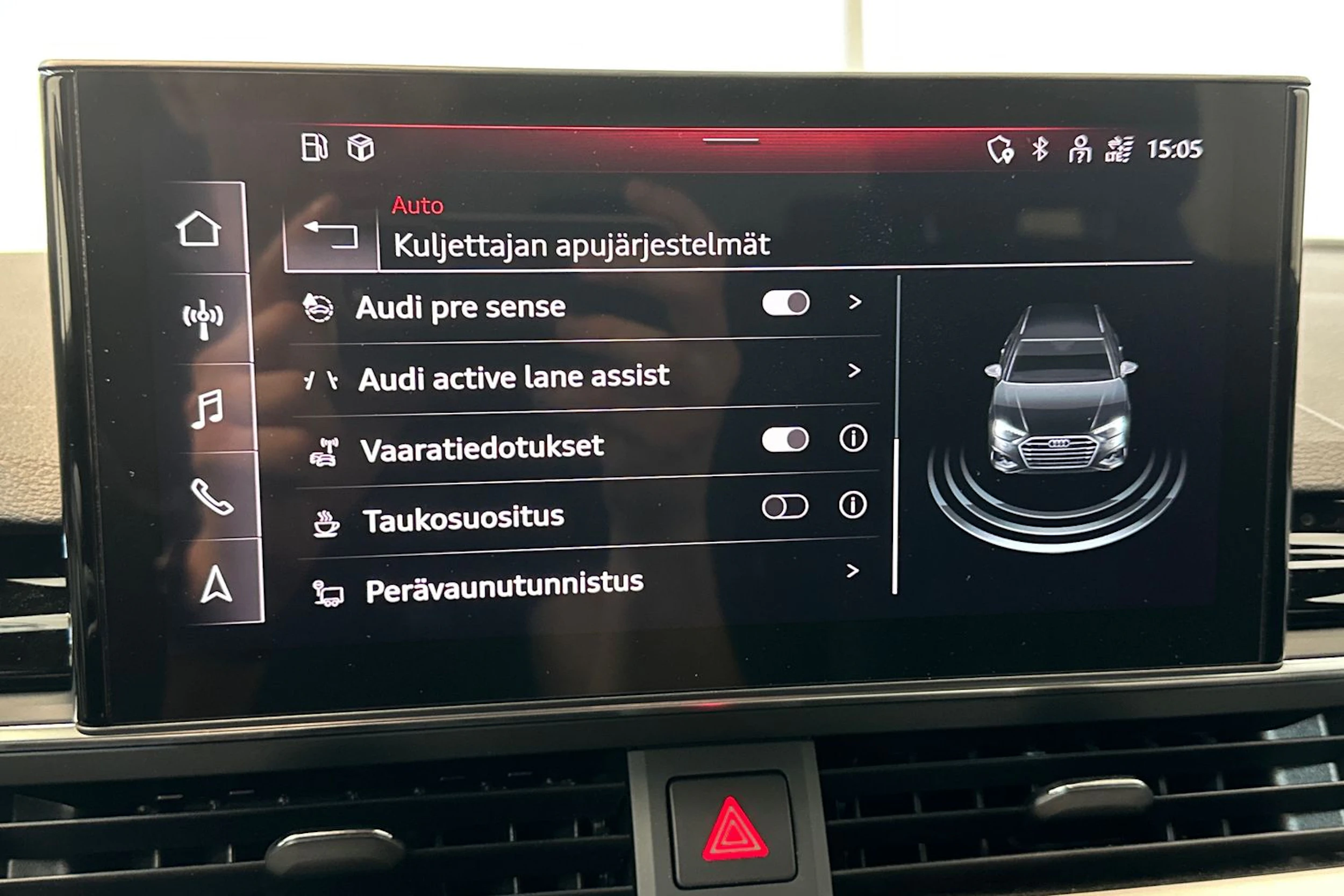 Sininen Audi A4 2023 kuva 22.