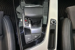 Sininen Audi A4 2023 kuva 26.