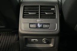 Sininen Audi A4 2023 kuva 28.