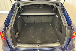 Sininen Audi A4 2023 kuva 29.