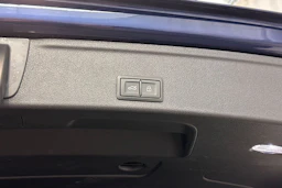 Sininen Audi A4 2023 kuva 30.