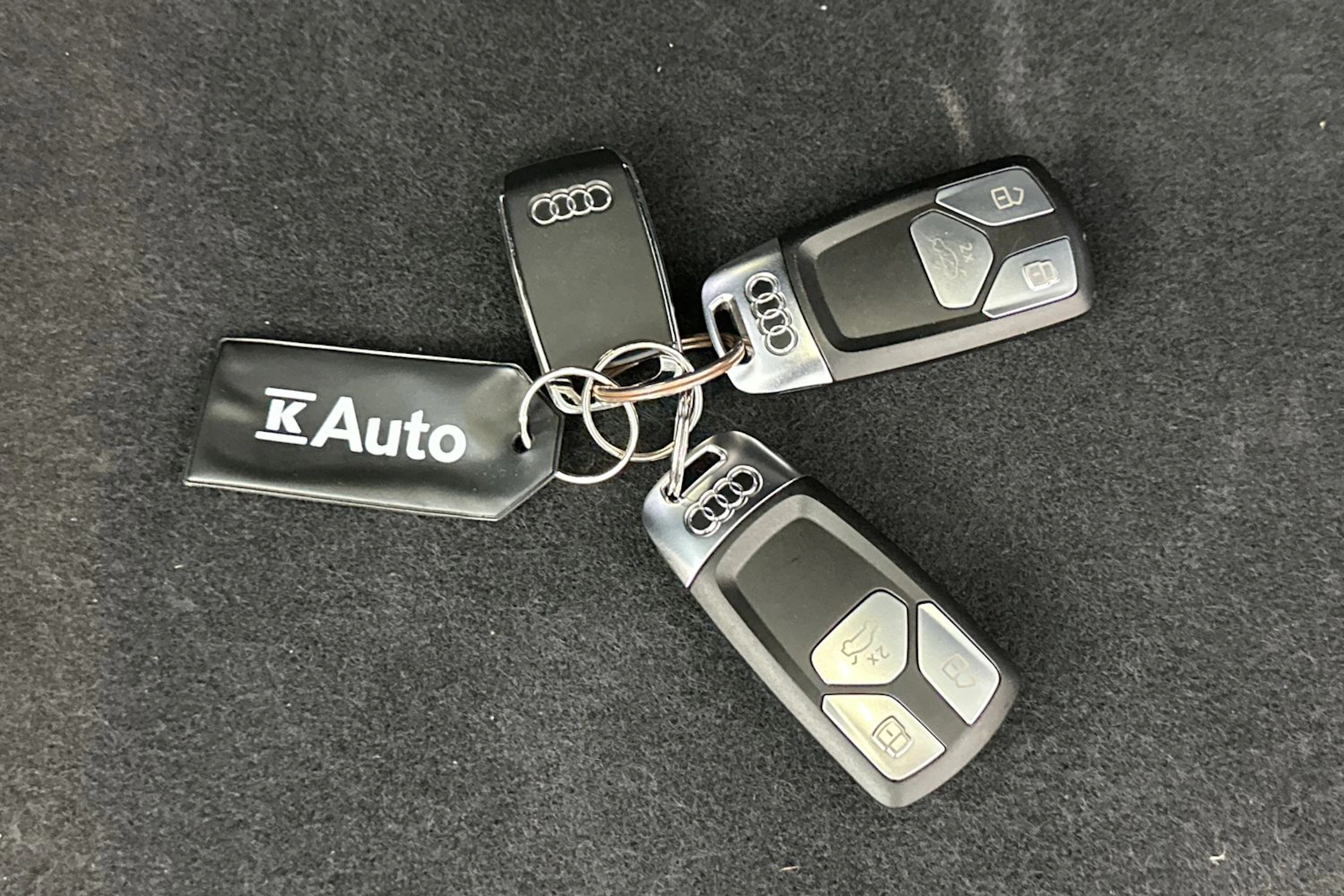 Sininen Audi A4 2023 kuva 35.