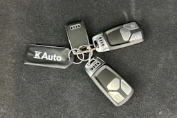Sininen Audi A4 2023 kuva 35.