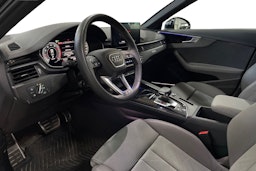 musta Audi A4 2023 kuva 7.