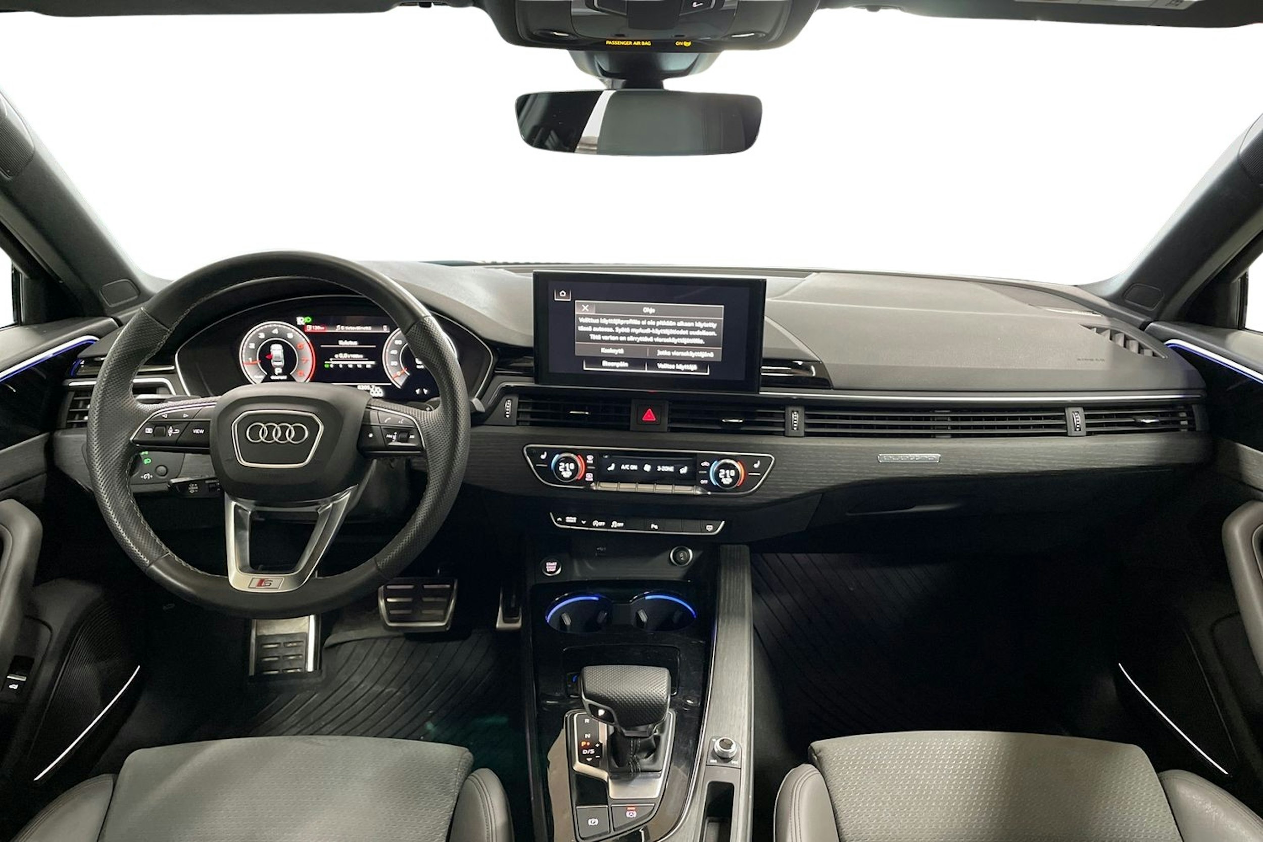 musta Audi A4 2023 kuva 9.