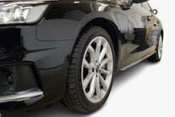 musta Audi A4 2023 kuva 11.