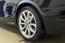 musta Audi A4 2023 kuva 13.