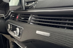 musta Audi A4 2023 kuva 19.