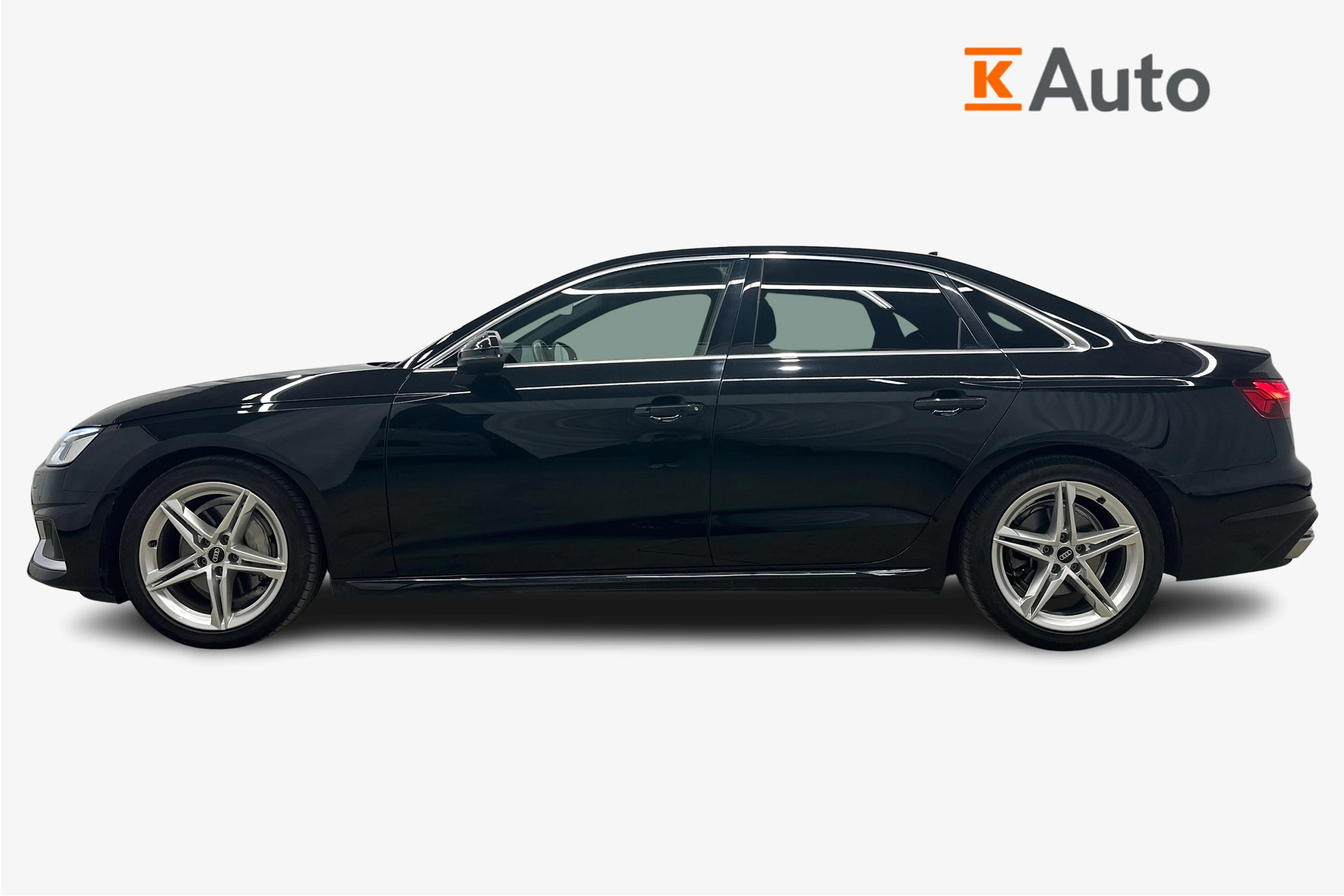 musta Audi A4 2023 kuva 5.