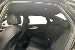 musta Audi A4 2023 kuva 8.