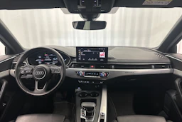 musta Audi A4 2023 kuva 11.