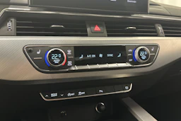 musta Audi A4 2023 kuva 17.