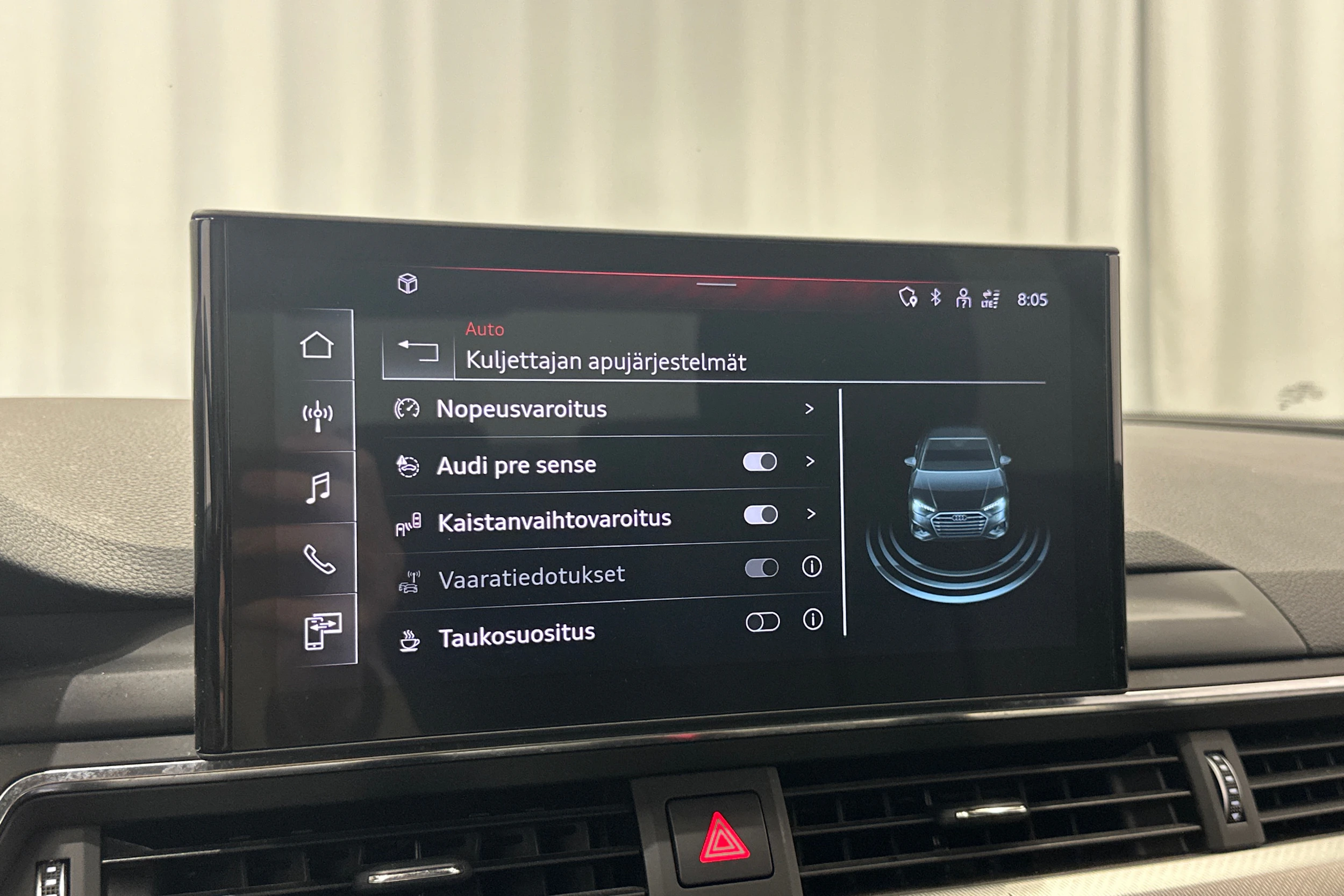 musta Audi A4 2023 kuva 20.
