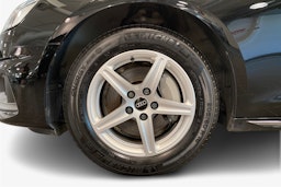 musta Audi A4 2023 kuva 11.