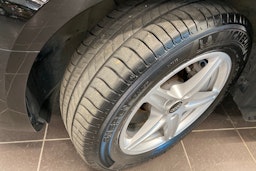 musta Audi A4 2023 kuva 14.