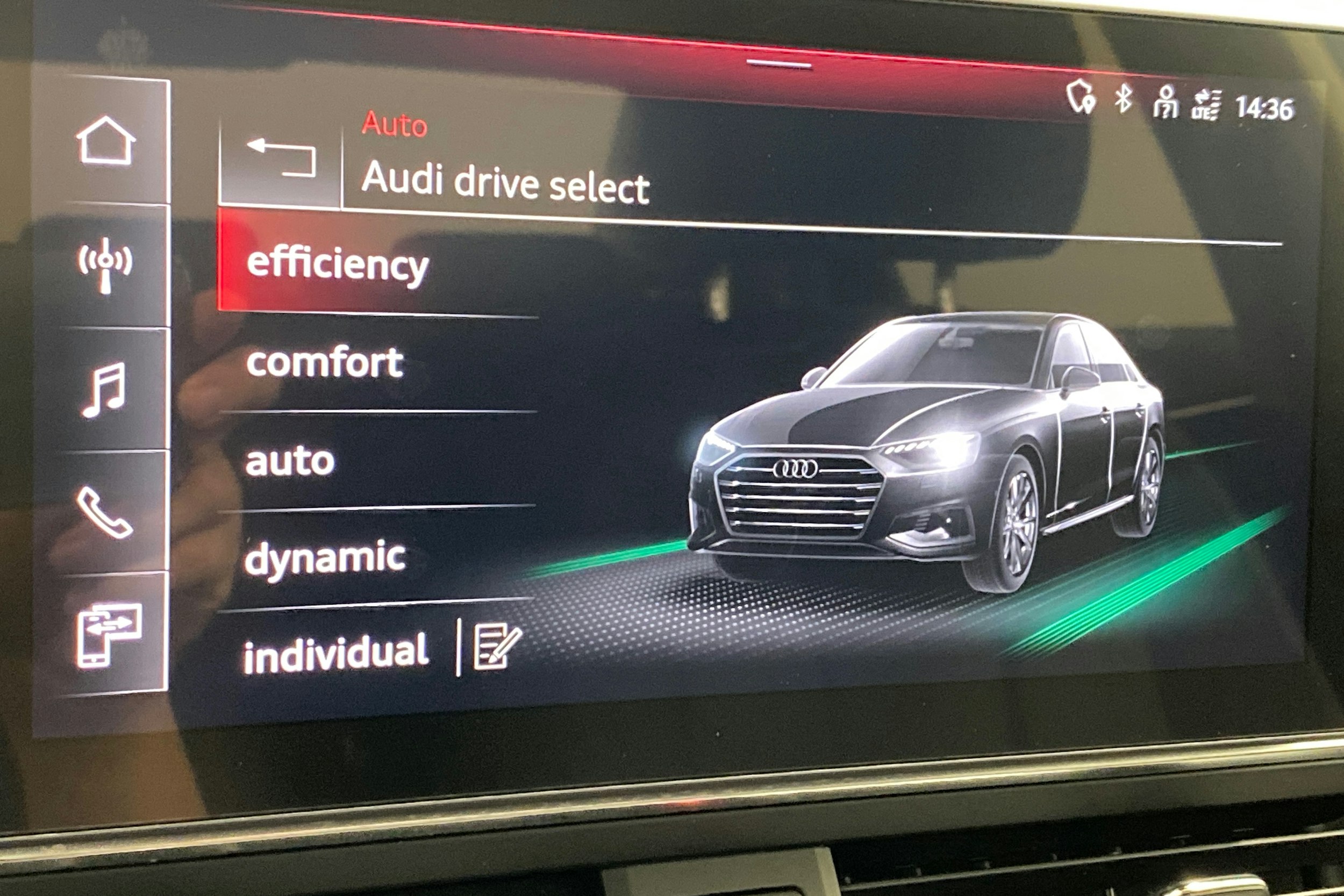 musta Audi A4 2023 kuva 25.