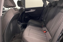 musta Audi A4 2023 kuva 31.