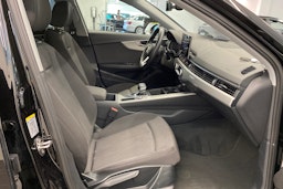 musta Audi A4 2023 kuva 36.