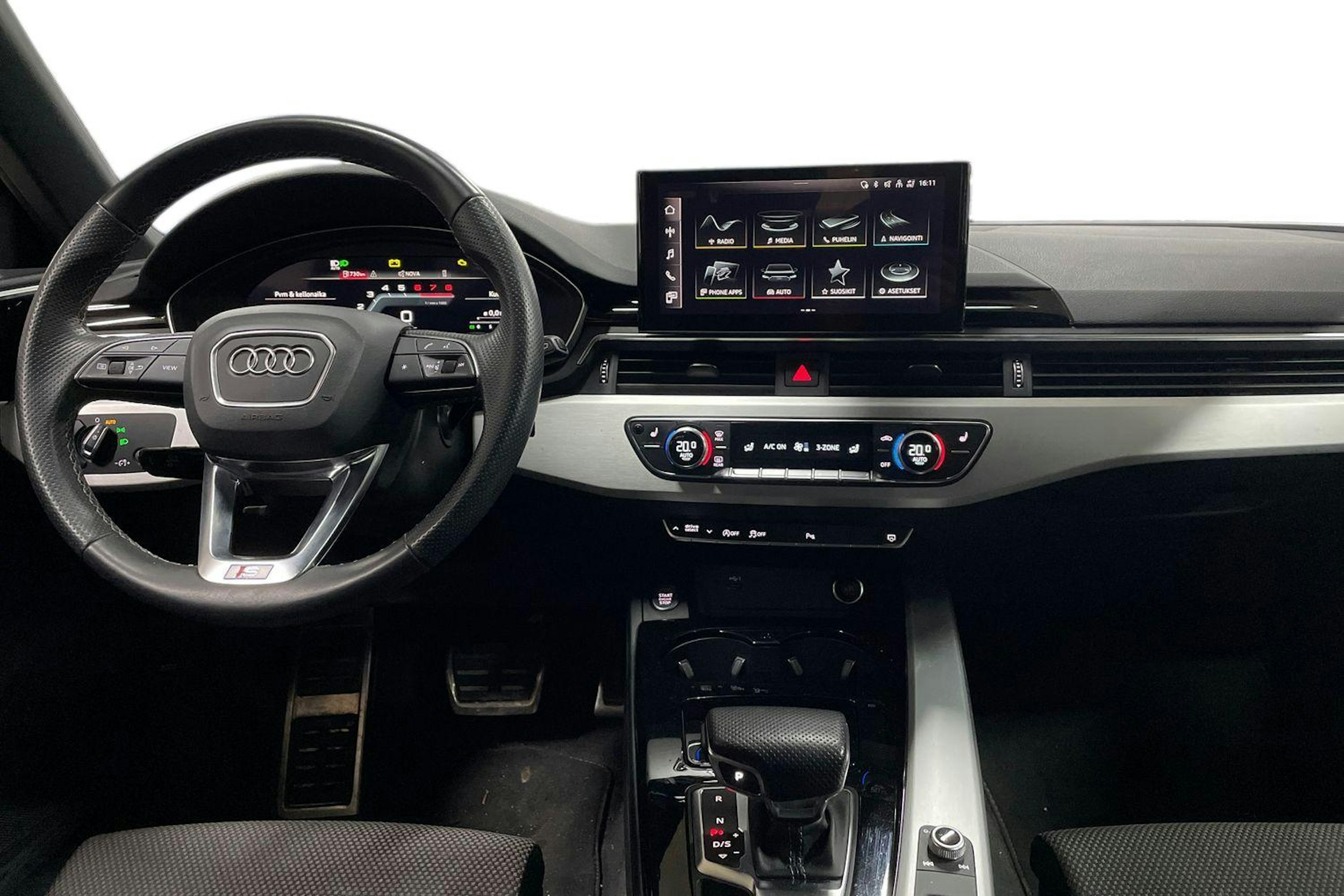 musta Audi A4 2023 kuva 9.