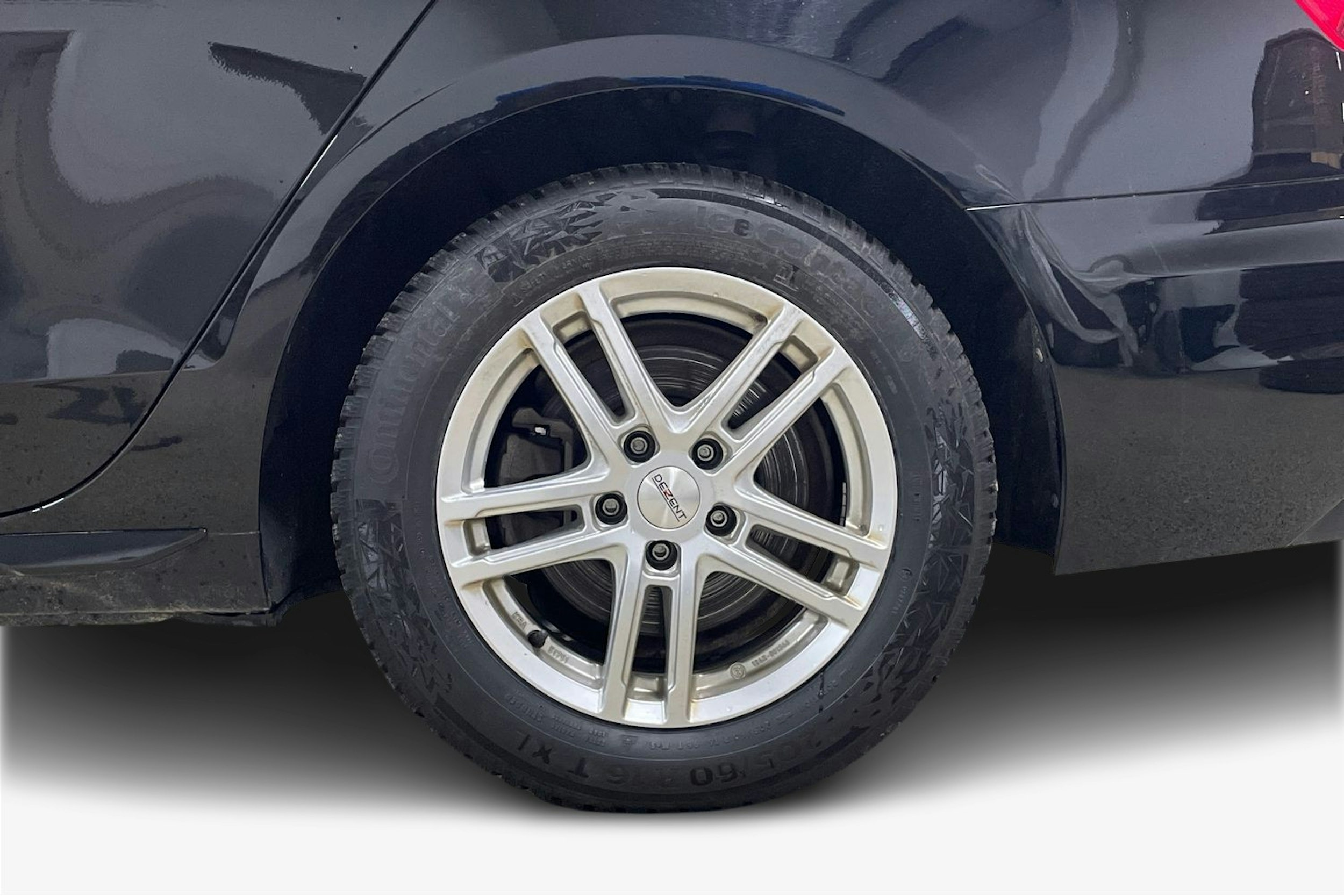 musta Audi A4 2023 kuva 11.