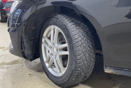 musta Audi A4 2023 kuva 13.